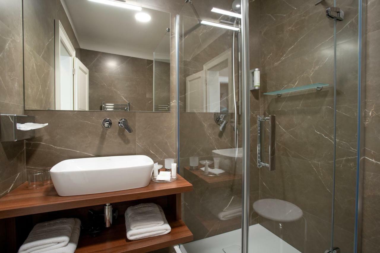 Hotel Anna แบโรน ภายนอก รูปภาพ