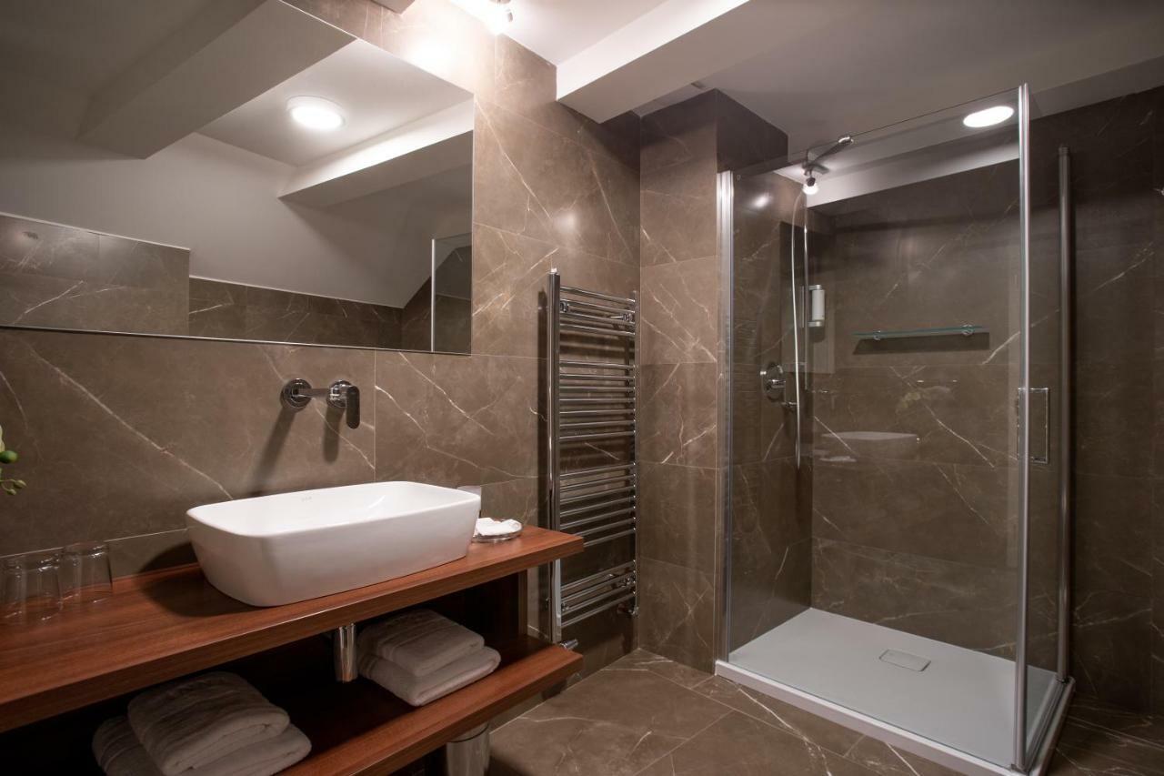 Hotel Anna แบโรน ภายนอก รูปภาพ