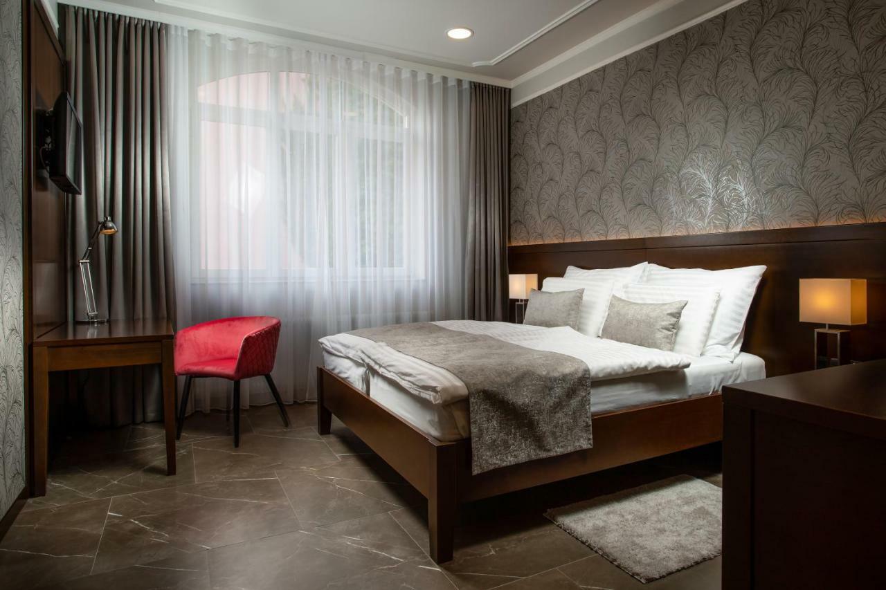 Hotel Anna แบโรน ภายนอก รูปภาพ